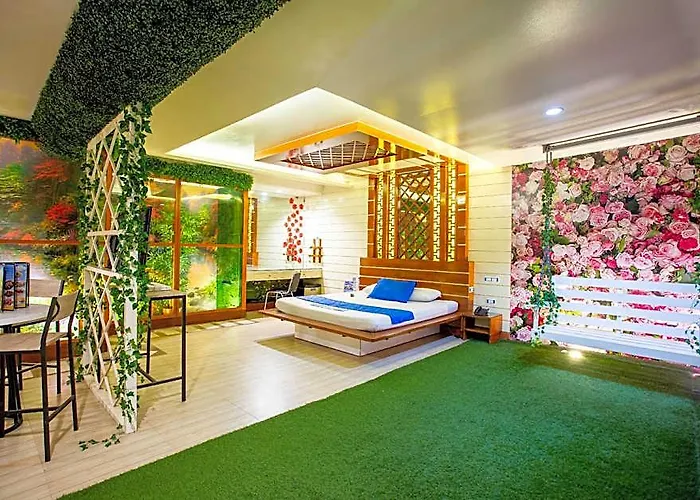 Dream World Pinas Hotel Manila