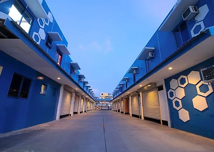 Dream World Pinas Hotel Manila