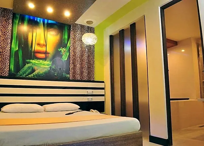 Dream World Pinas Hotel Manila