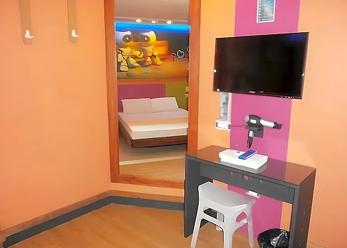 Dream World Pinas Hotel 3*
